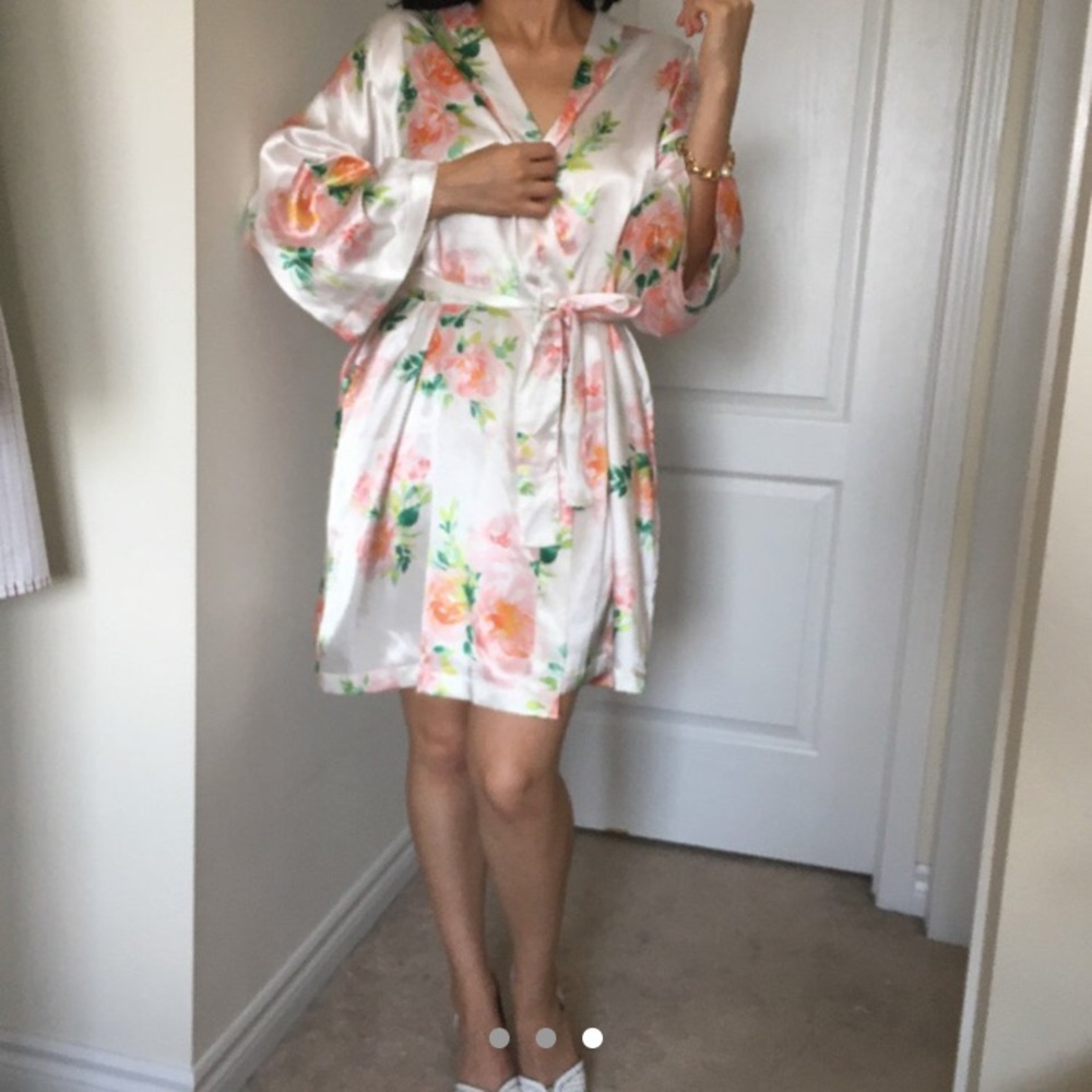 silk robe✨ - Picture 2 of 3